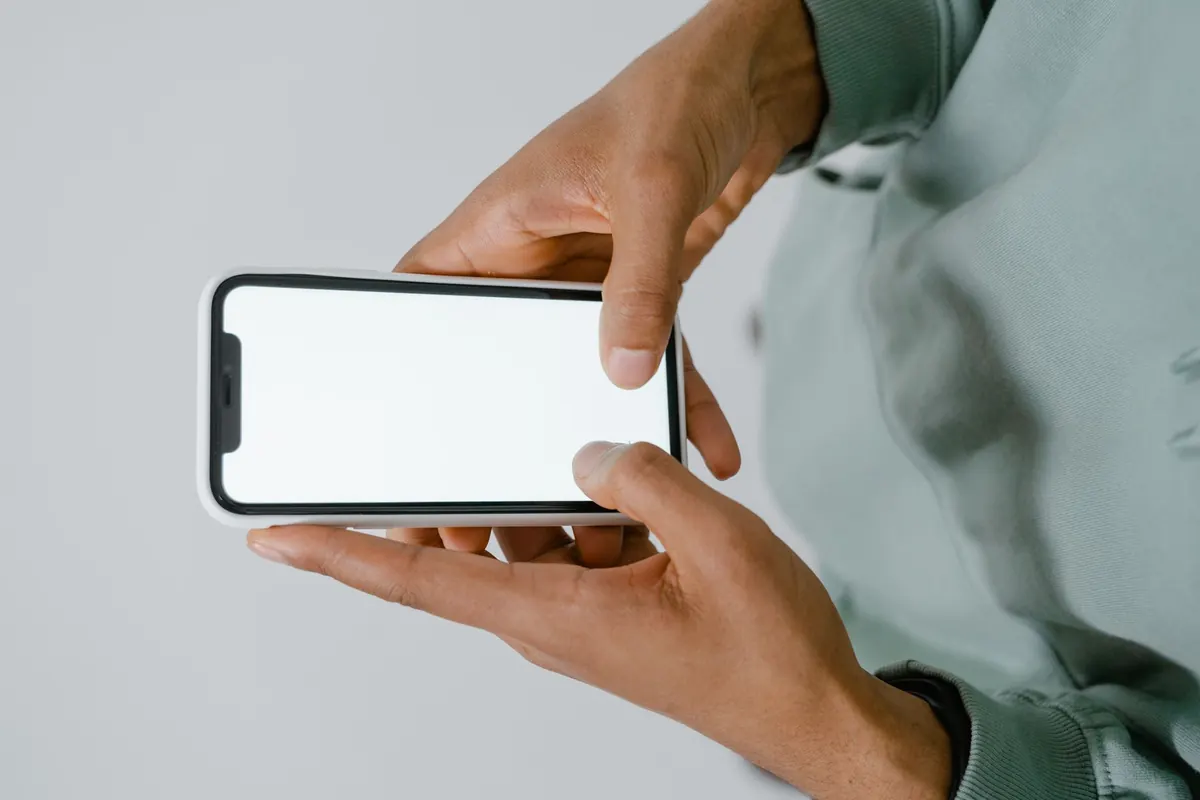 Opinion: Stop Sharing Screenshots - Read the Whole Story First